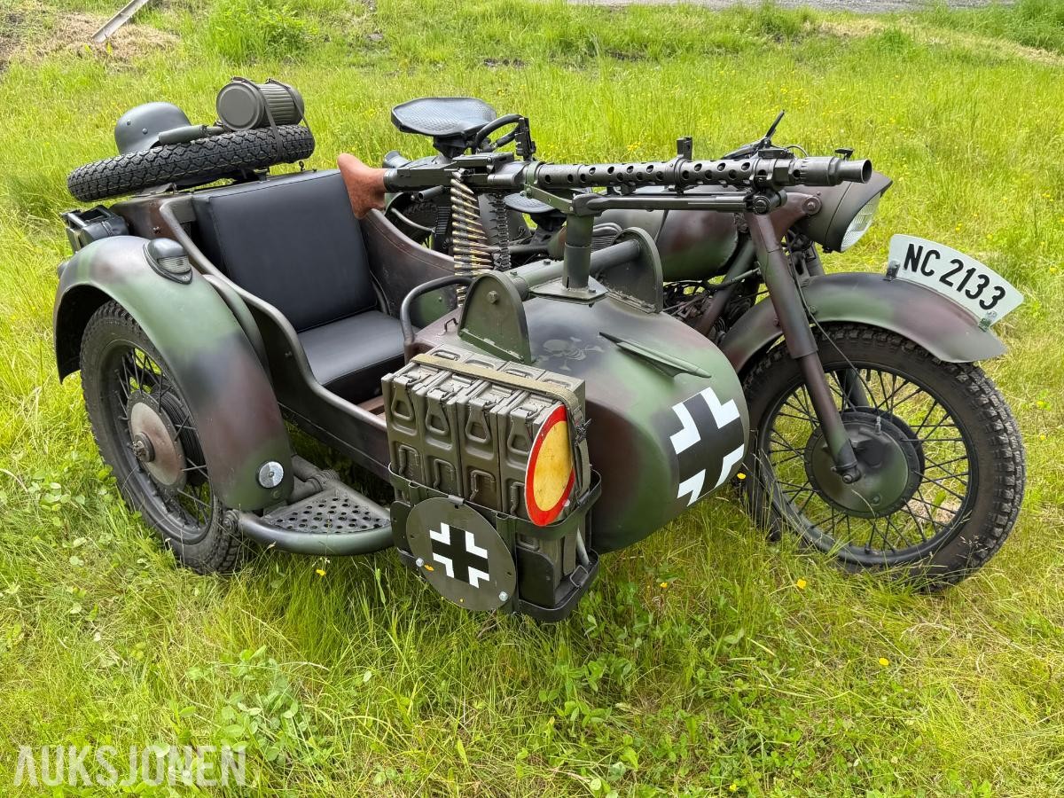 1966 KMZ K-750 - WWII-replika med sidevogn